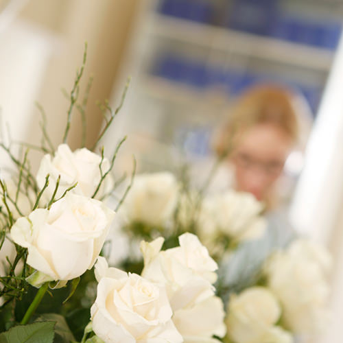 Hautärztin Bad Oeynhausen - Gleichmann - Blumen in der Praxis